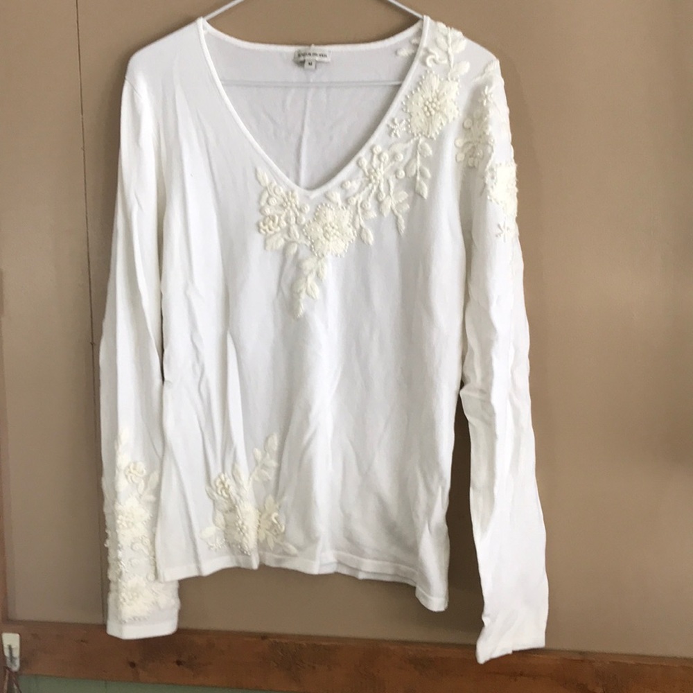 🤑Boston Proper long sleeve embroidered sweater